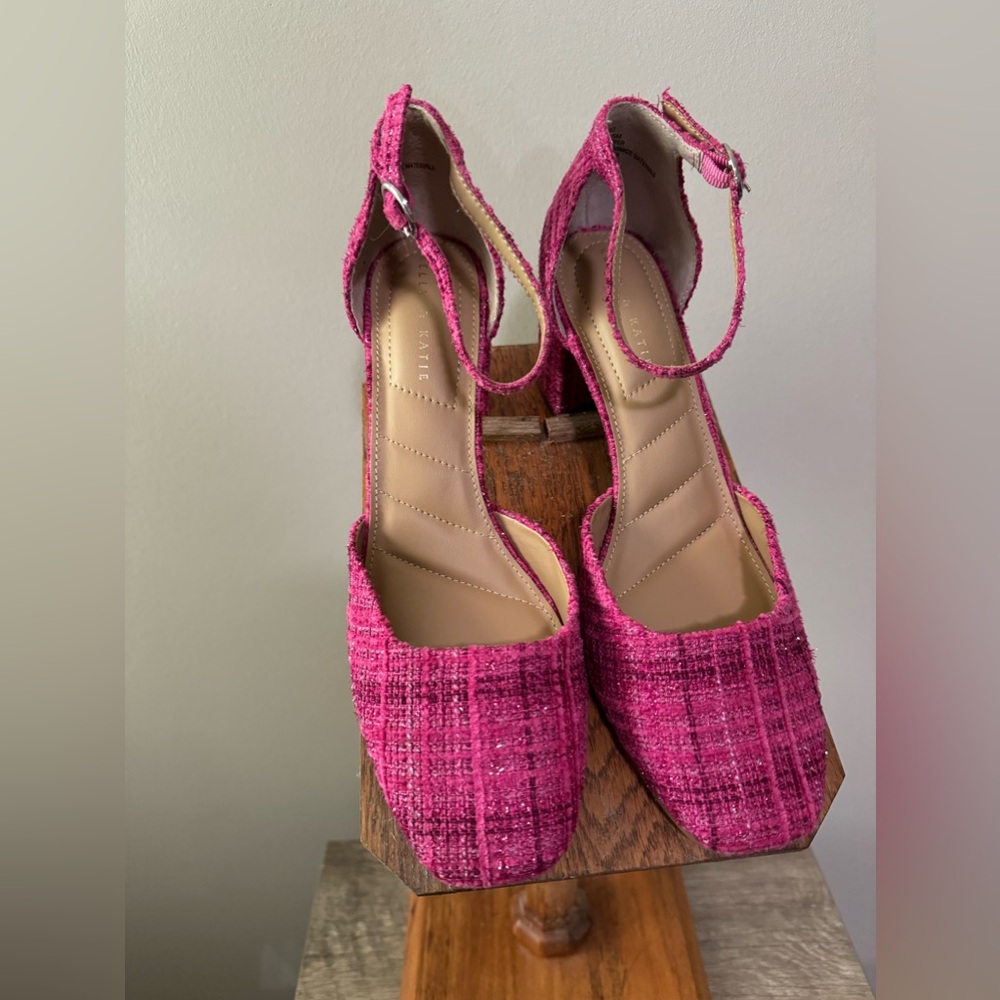 Size 8.5 Kelly & Katie pink pump plaid tweed shoes pink like new 2.5” heel